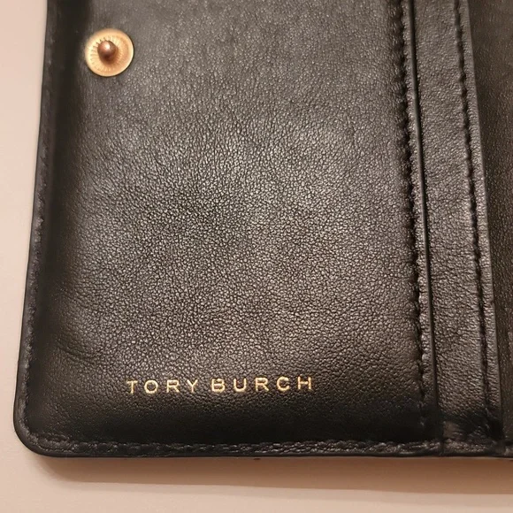 Tory Burch KIRA Chevron Quilted Lamb Leather Bi-Fold Wallet 🩷 - Picture 3 of 12